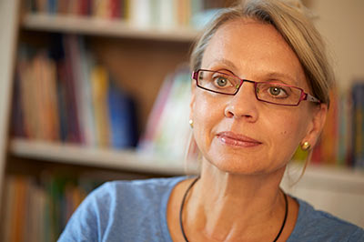 Porträt von Nicole Ernst, Inhaberin der Fachpraxis für Lerntherapie und Beratung in Rheinbach bei Bonn